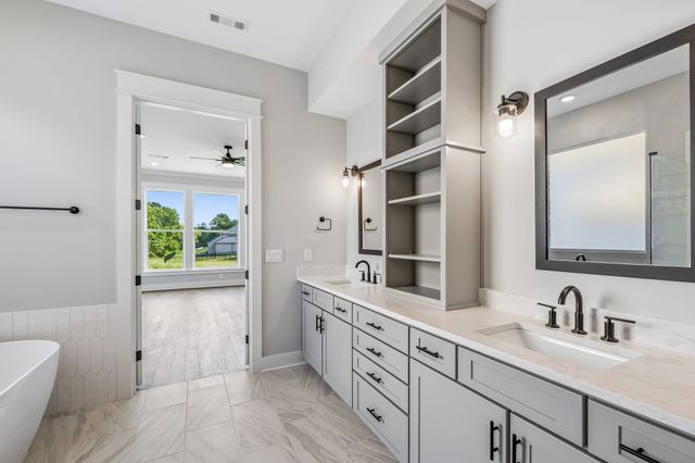 5158 High Park Hill Dr, N, Arrington, TN 37014
