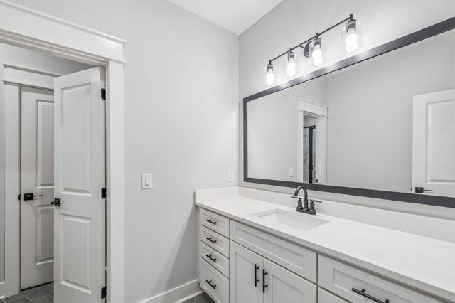 5158 High Park Hill Dr, N, Arrington, TN 37014