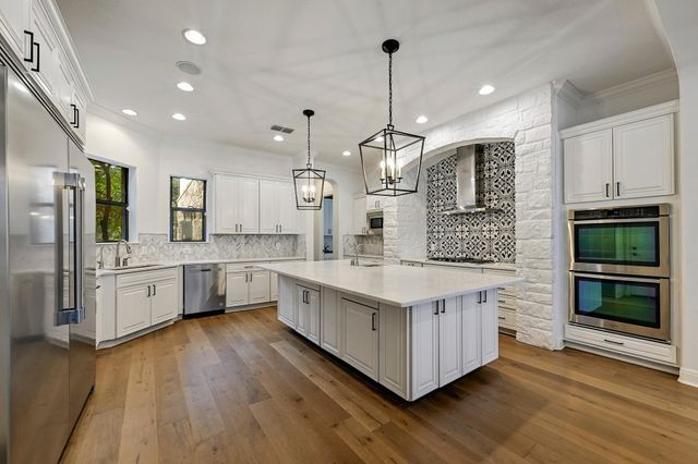 7805 Bettis Trophy DR, Austin, TX 78739