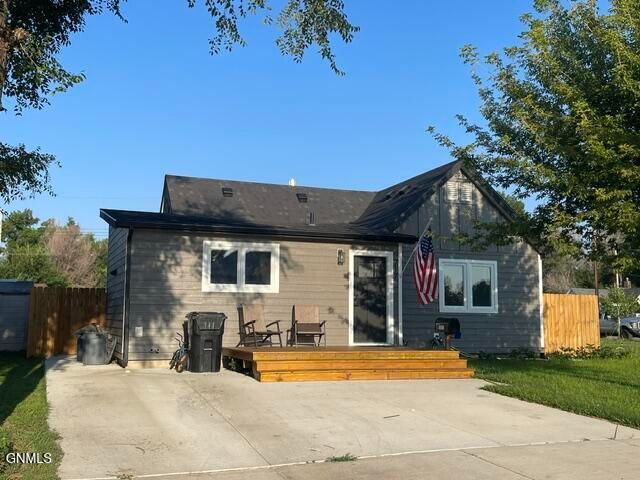 717 & 721 4th Avenue W, Williston, ND 58801 property photo