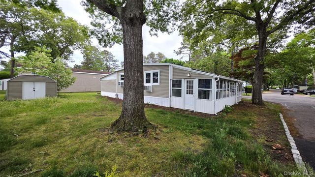 525 Riverleigh Avenue 27 Birch, Riverhead, NY 11901