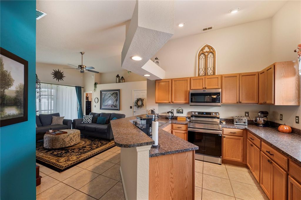 Image 11 of property listing at 4741 MANDOLIN LOOP, Winter Haven, FL 33884
