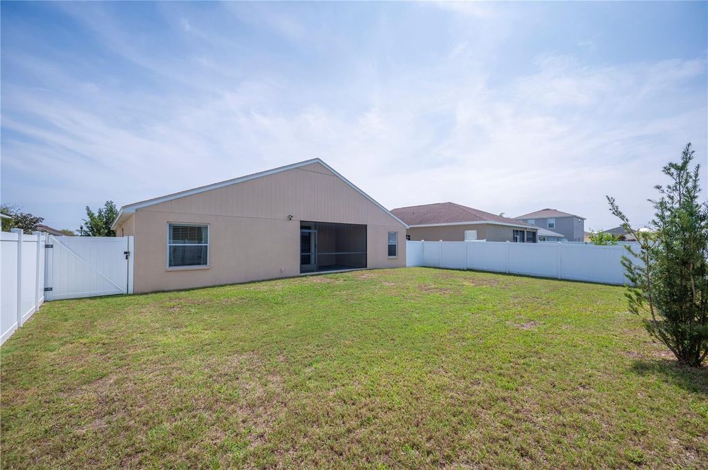 Image 30 of property listing at 4741 MANDOLIN LOOP, Winter Haven, FL 33884