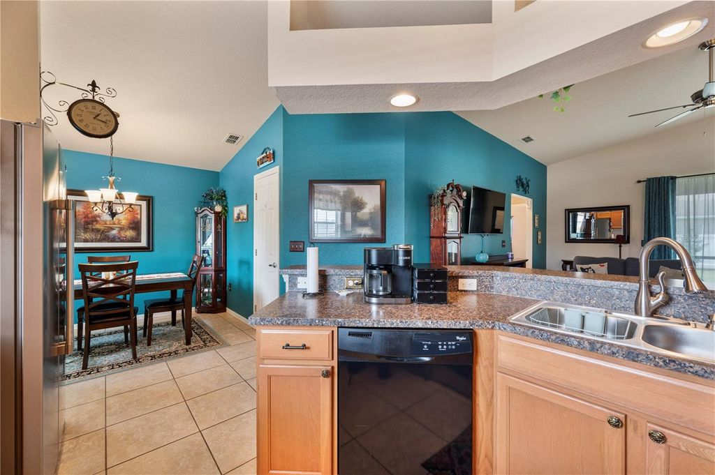 Image 8 of property listing at 4741 MANDOLIN LOOP, Winter Haven, FL 33884