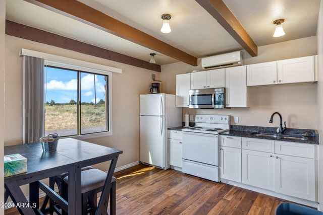 80 CLUBHOUSE Lane, Concho, AZ 85924