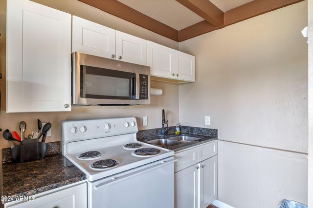 80 CLUBHOUSE Lane, Concho, AZ 85924