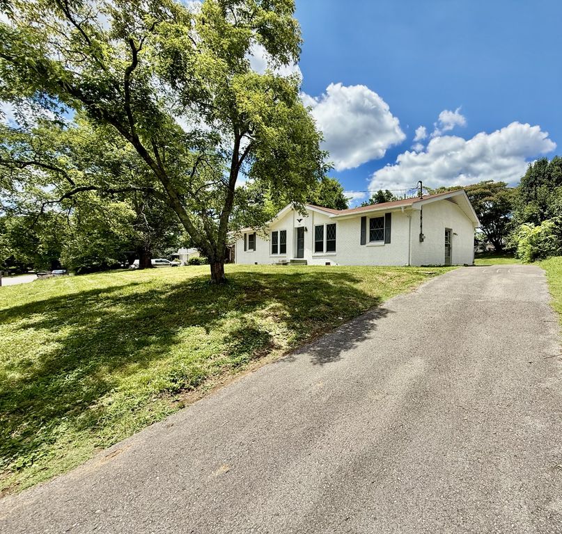 207 Blue Ridge Dr, Old Hickory, TN 37138