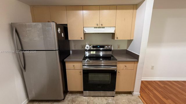 2494 Centergate Dr 305, Miramar, FL 33025