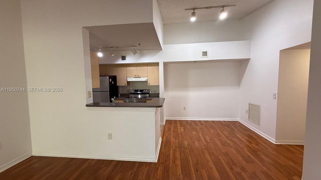 2494 Centergate Dr 305, Miramar, FL 33025