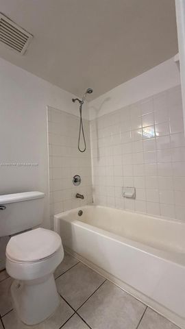 2494 Centergate Dr 305, Miramar, FL 33025