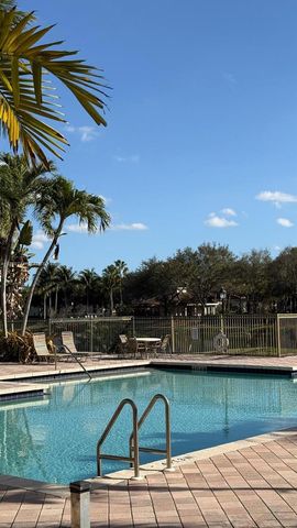 2494 Centergate Dr 305, Miramar, FL 33025