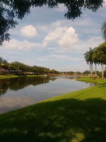 2494 Centergate Dr 305, Miramar, FL 33025