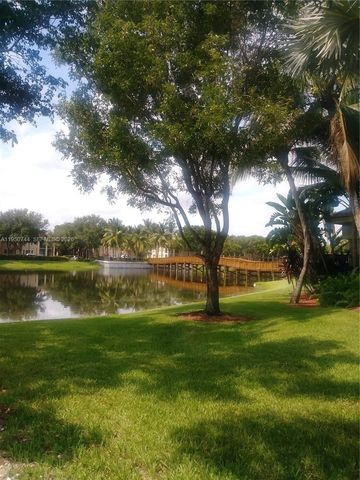 2494 Centergate Dr 305, Miramar, FL 33025