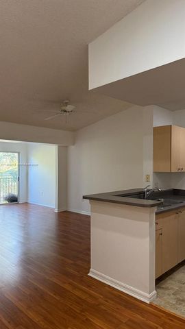 2494 Centergate Dr 305, Miramar, FL 33025