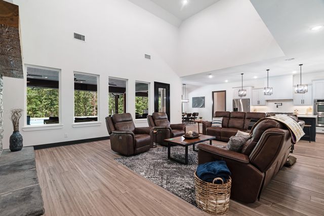 545 County Road 42540, Paris, TX 75462