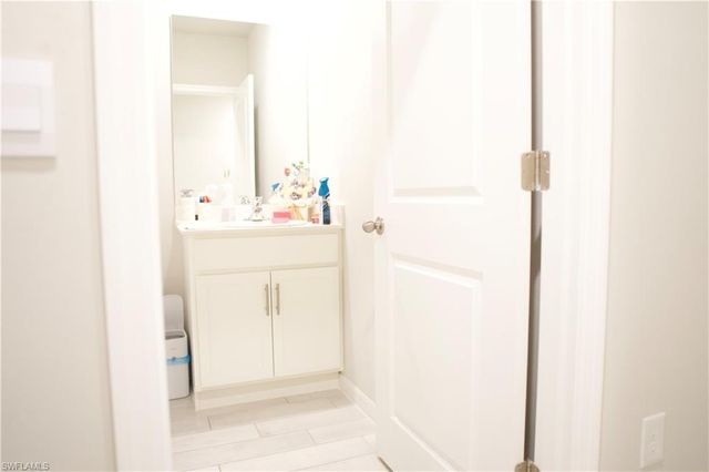 413 SE 4th ST, Cape Coral, FL 33990