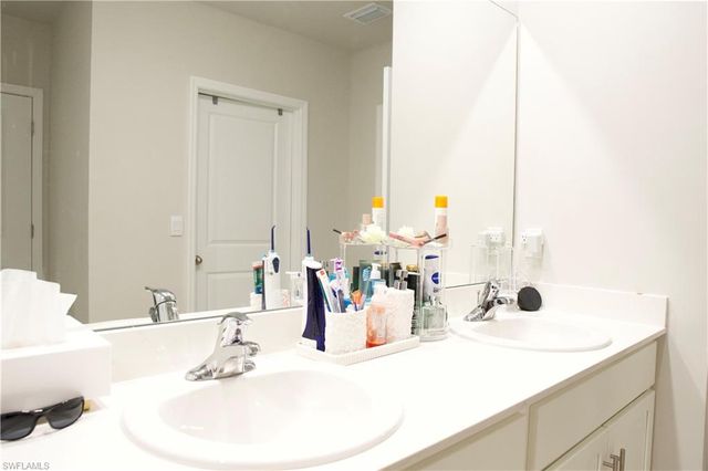 413 SE 4th ST, Cape Coral, FL 33990