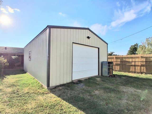 4005 Blaine Road, Shawnee, OK 74804