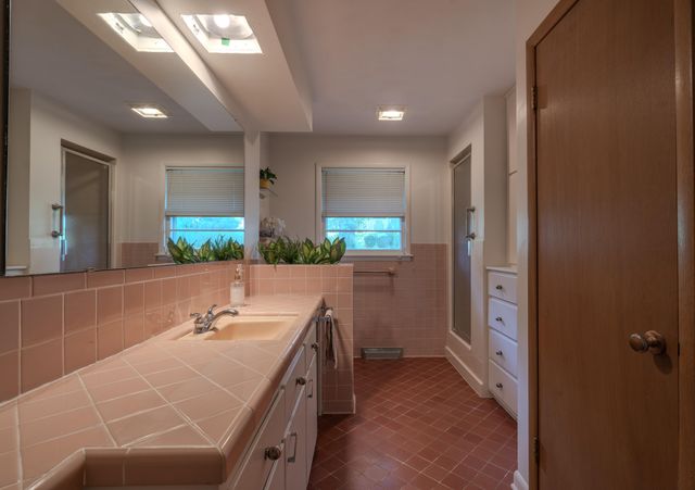 2349 S Catalina Avenue, Springfield, MO 65804