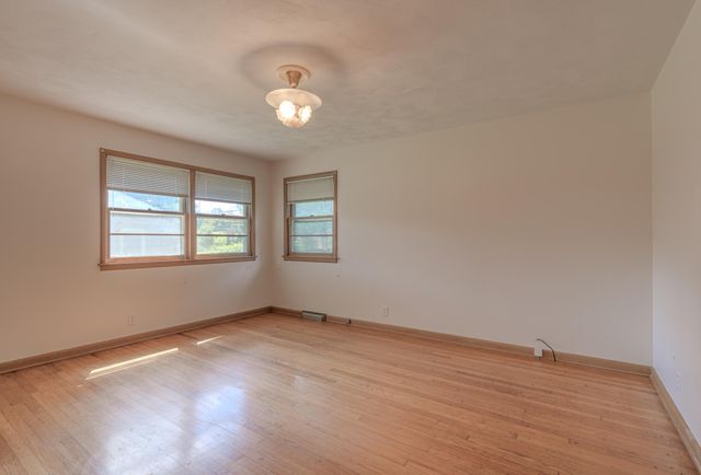 2349 S Catalina Avenue, Springfield, MO 65804