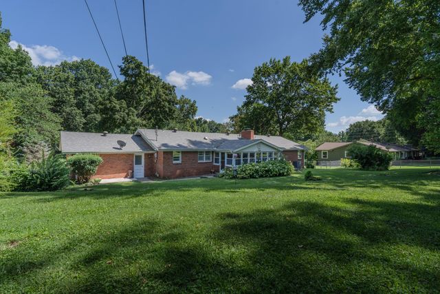 2349 S Catalina Avenue, Springfield, MO 65804