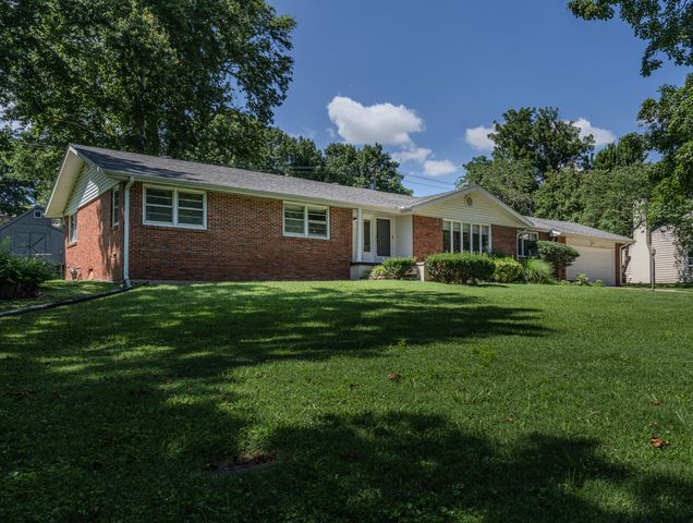2349 S Catalina Avenue, Springfield, MO 65804