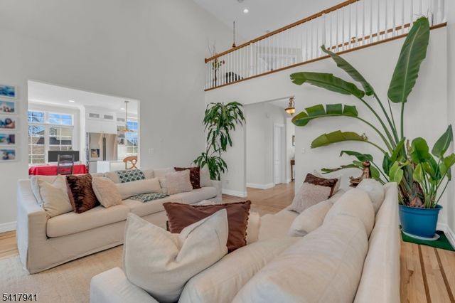 66 Ridge Ave, Park Ridge Boro, NJ 07656