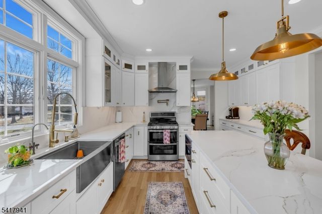 66 Ridge Ave, Park Ridge Boro, NJ 07656