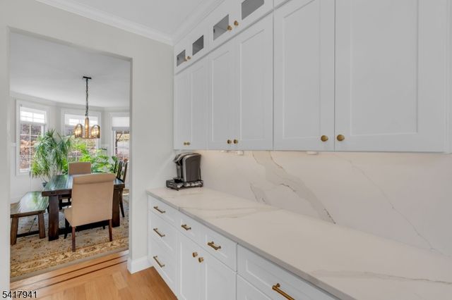 66 Ridge Ave, Park Ridge Boro, NJ 07656