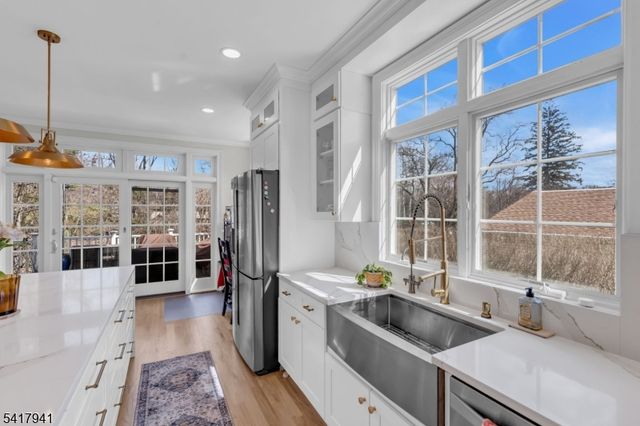 66 Ridge Ave, Park Ridge Boro, NJ 07656