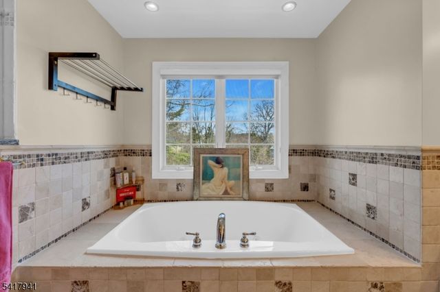 66 Ridge Ave, Park Ridge Boro, NJ 07656