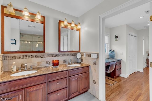 66 Ridge Ave, Park Ridge Boro, NJ 07656