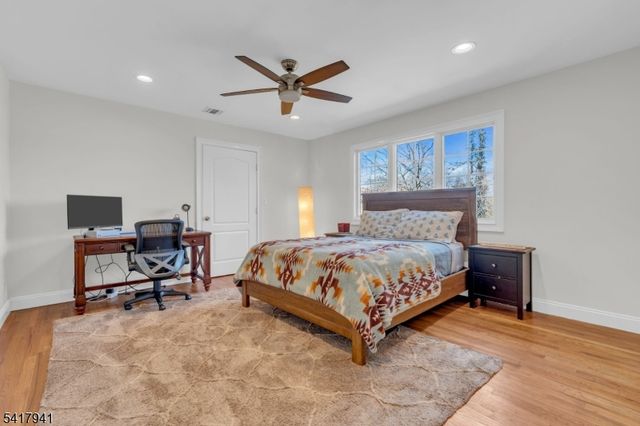 66 Ridge Ave, Park Ridge Boro, NJ 07656