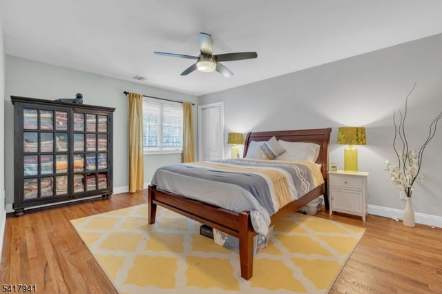 66 Ridge Ave, Park Ridge Boro, NJ 07656