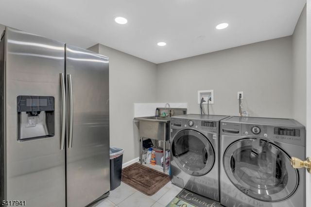 66 Ridge Ave, Park Ridge Boro, NJ 07656