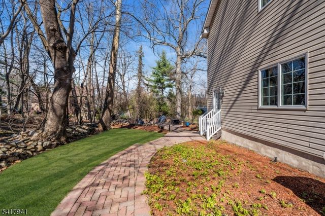 66 Ridge Ave, Park Ridge Boro, NJ 07656