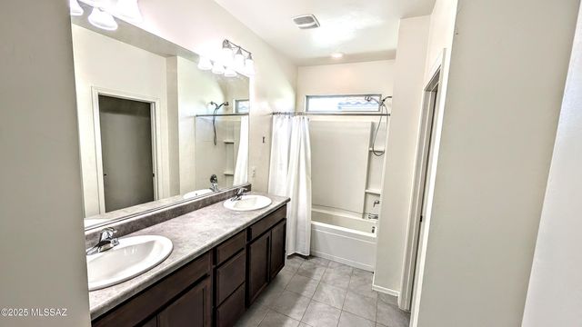 21511 E Prospector Place, Red Rock, AZ 85145