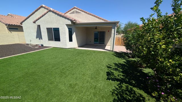 21511 E Prospector Place, Red Rock, AZ 85145
