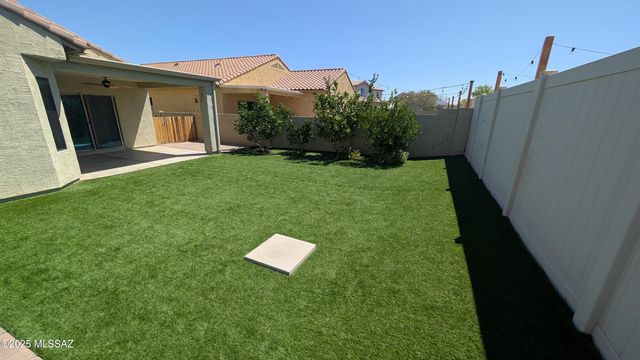 21511 E Prospector Place, Red Rock, AZ 85145