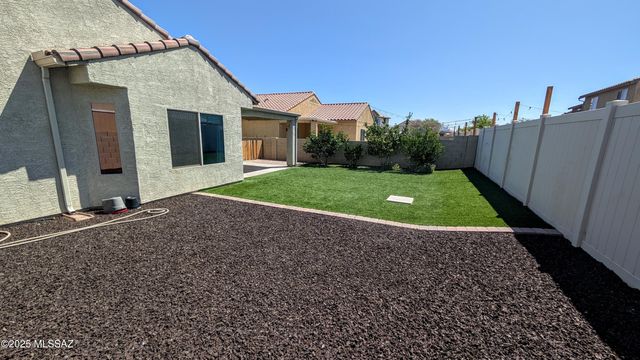 21511 E Prospector Place, Red Rock, AZ 85145