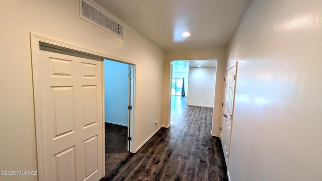 21511 E Prospector Place, Red Rock, AZ 85145