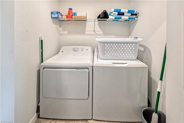 9572 Trevi CT 5037, Naples, FL 34113