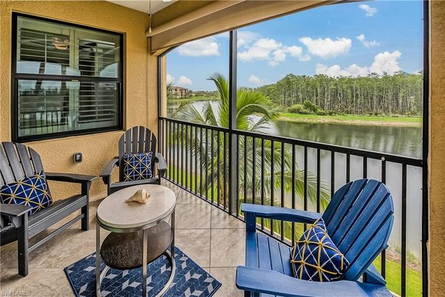 9572 Trevi CT 5037, Naples, FL 34113