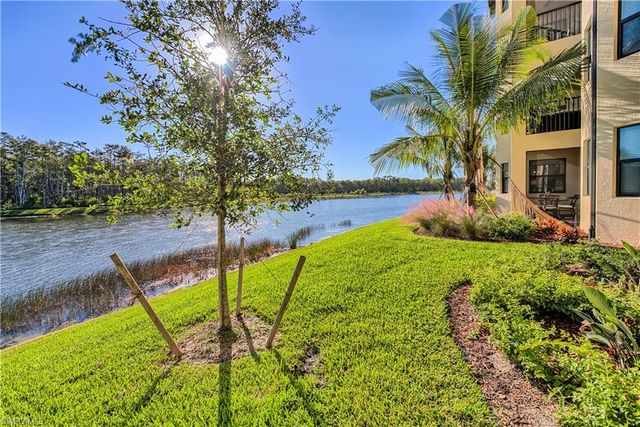 9572 Trevi CT 5037, Naples, FL 34113