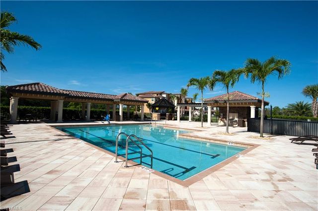 9572 Trevi CT 5037, Naples, FL 34113
