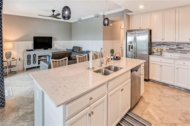 9572 Trevi CT 5037, Naples, FL 34113