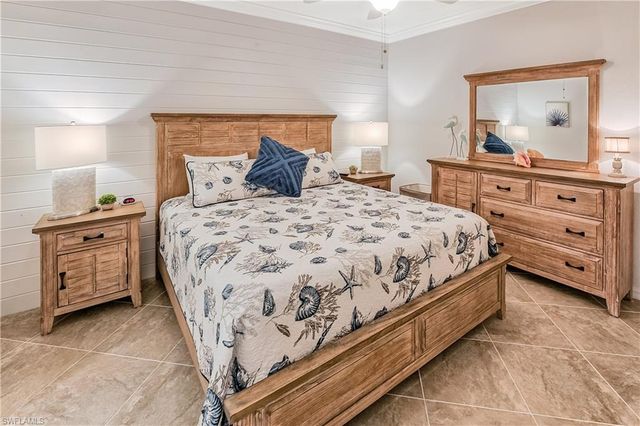 9572 Trevi CT 5037, Naples, FL 34113