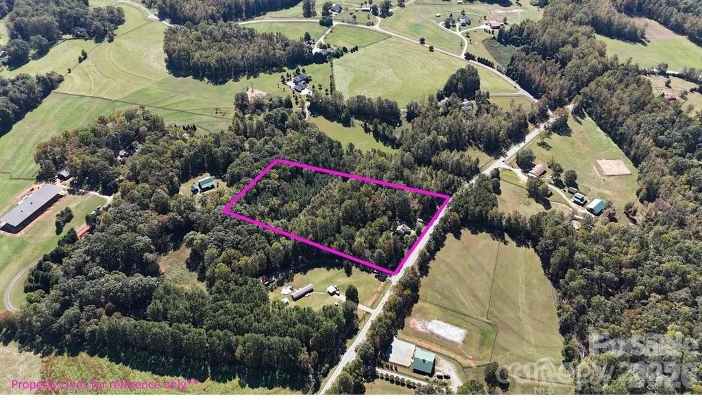 1491 Landrum Road, Columbus, NC 28722