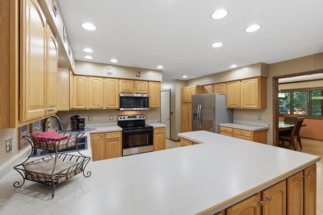 7050 Briar Lane, Sun Prairie, WI 53590