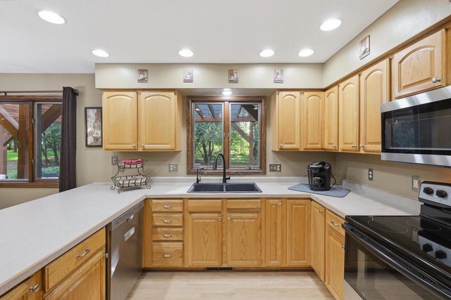7050 Briar Lane, Sun Prairie, WI 53590